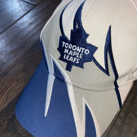 Toronto Maple Leafs Cap - Picture 2 of 5